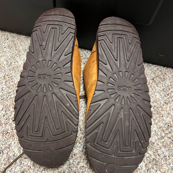 Men’s UGG boots - Picture 4 of 4